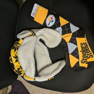 Men's Pittsburgh trapper hat with Steelers socks
